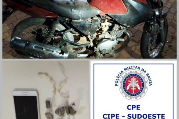Homem é preso com drogas e moto com restrição de roubo. Foto: Cipe Sudoeste