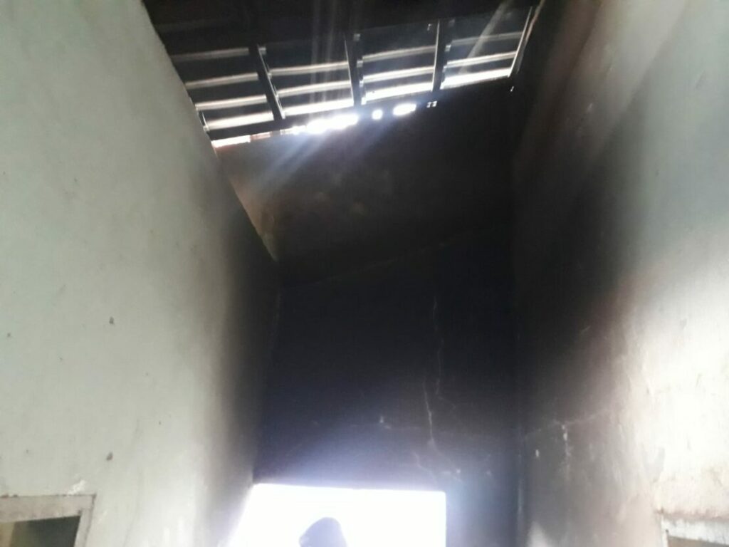 Residência queimada. Foto: SMTran