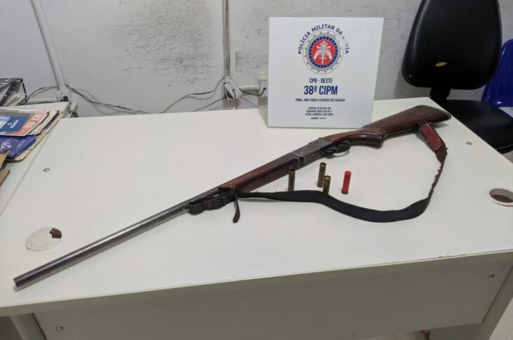 Espingarda apreendida. Foto: Polícia Militar