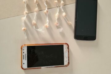 Os suspeitos identificados pelas iniciais V.B e J.A.M estavam em um veículo GM Monza, quando foram presos pela Polícia Militar.