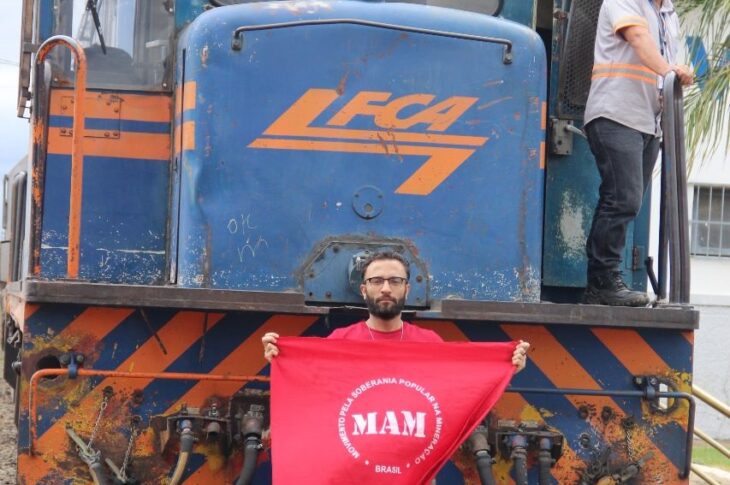 Linha férrea usada pela Bamin é bloqueada em Licínio de Almeida. Foto: divulgação