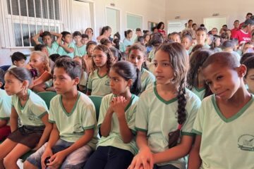Alunos de Carinhanha. Foto: reprodução ASCOM