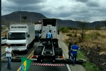 Manifestação na BR-030. Foto: reprodução