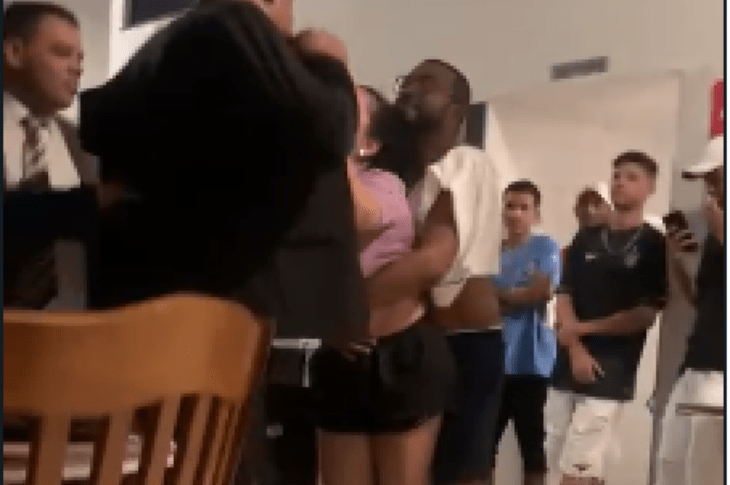 Confusão no restaurante