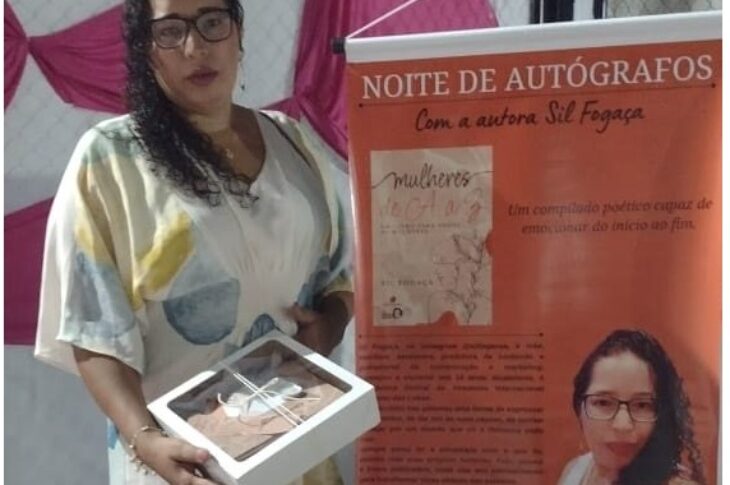 Sil Fogaça lançando o livro. Foto: divulgação