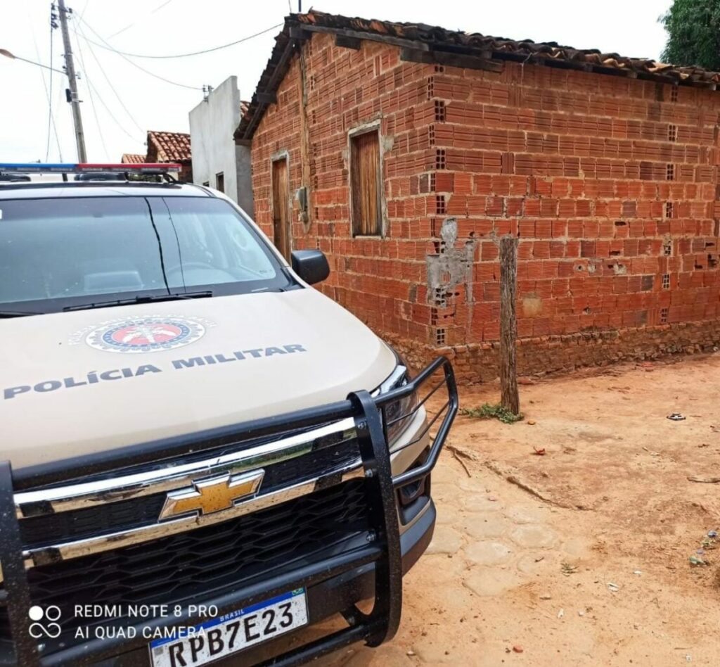 Viatura no distrito do Julião. Polícia Militar