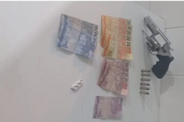 Material apreendido em Guanambi. Foto: reprodução Polícia Militar