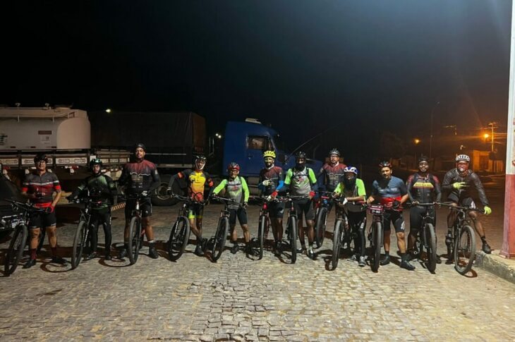 Grupo de ciclistas de Carinhanha. Foto: Divulgação