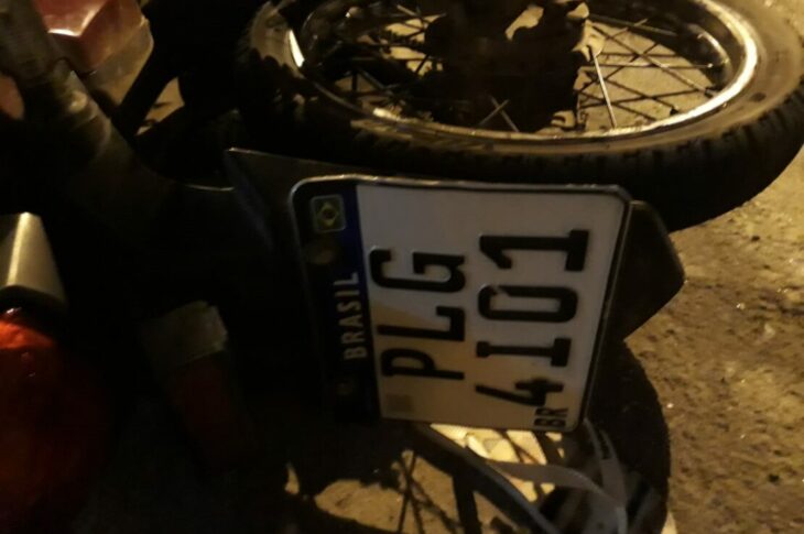 Moto envolvida em acidente. Foto: Reprodução SMTran