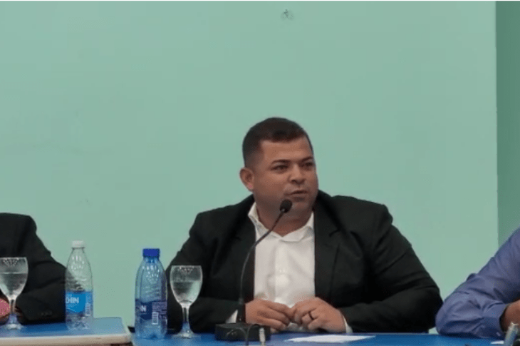 Vereador Dardian vaiado