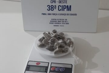 Droga apreendida com o adolescente. Foto: Polícia Militar