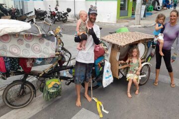 Casal roda o mundo com bikes. Foto: Reprodução Lay Amorim/Achei Sudoeste