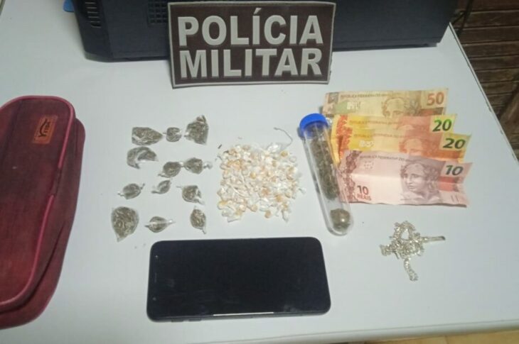 Homem é preso com drogas. Foto: Reprodução Polícia Militar