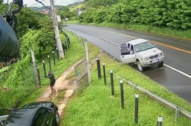 Câmera registra o momento da tentativa de assalto. Foto: reprodução Ubaitaba Urgente