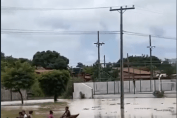 Chuva alaga ruas da Agrovila 2. Imagem: Reprodução Rádio Sucesso.