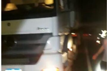 Carreta tomba na BR-030. Foto: Reprodução Smtran