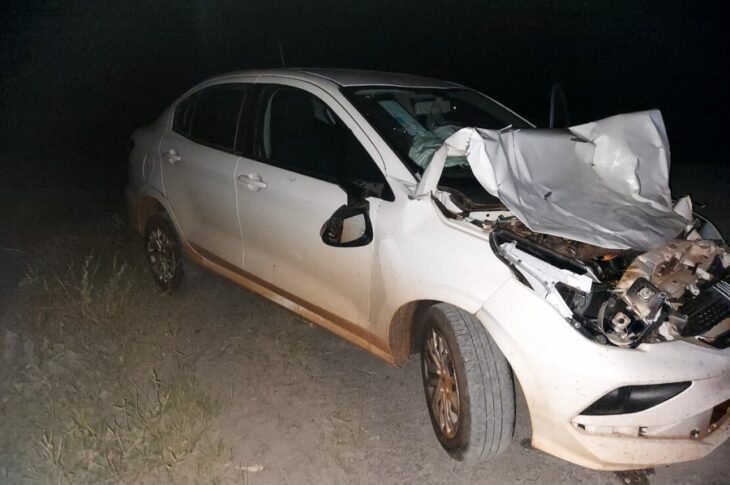 Carro parcialmente destruído. Foto: Reprodução Smtran