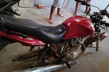 Moto recuperada pela polícia. Foto: Polícia Militar