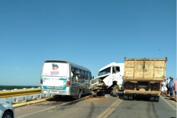 Acidente envolvendo os veículos. Foto: Reprodução rede social