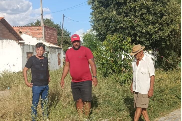 Vereador Mundinho e moradores da Barra. Foto: Divulgação