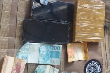 Drogas apreendidas em hotel com casal. Foto: Reprodução Polícia Militar