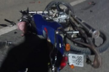 O homem ficou ferido após o acidente na ponte Guimarães Rosa. Foto: reprodução rede social