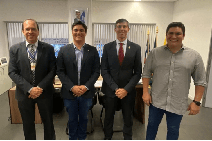 Deputado reunido na SSP. Foto: Divulgação