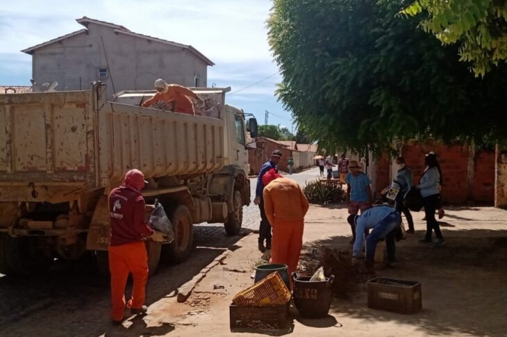 Material sendo recolhido em Canabrava. Foto: Divulgação