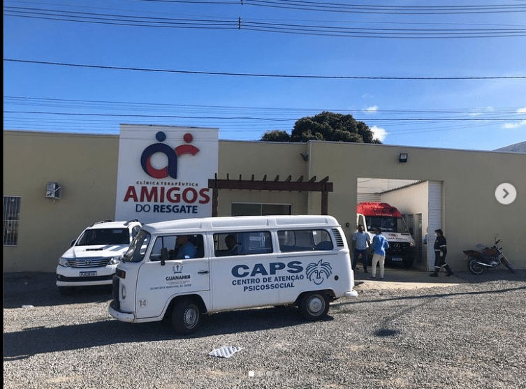 Paciente sendo internado. Foto: ASCOM-Prefeitura de Guanambi