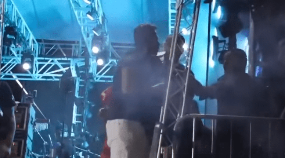 Radialista sendo agredido no show de Pablo
