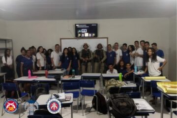 Polícia Militar e representantes de escolas. Foto: Polícia Militar
