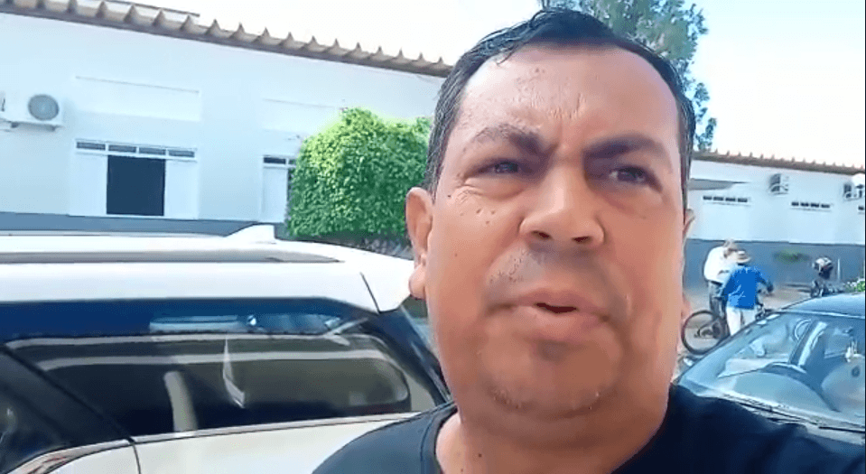 Vereador de Candiba diz estar sofrendo perseguição por parte do prefeito Reginaldo Prado