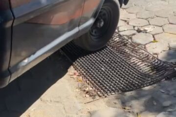 Esgoto no centro de Carinhanha