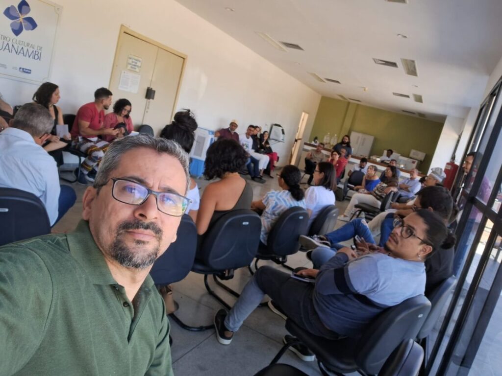 Reunião no Centro Cultural. Foto: João Roberto