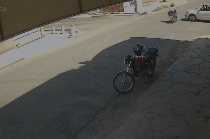 A batida foi registrada por volta das 12h.