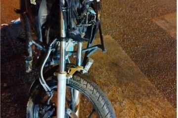 Moto envolvida no acidente. Foto: Smtran