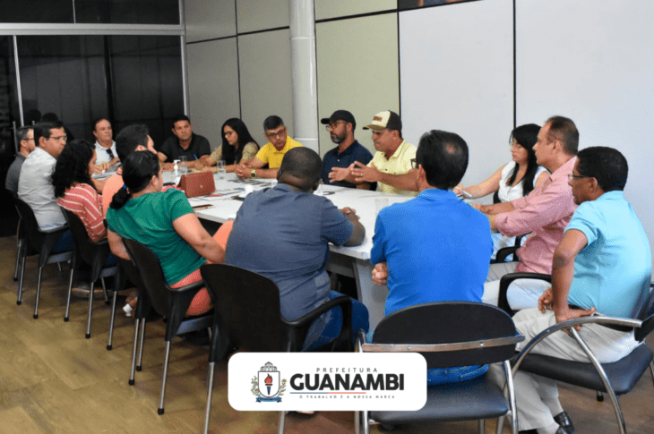 Autoridades discutem rumos para o lixão de Guanambi. Foto: ASCOM
