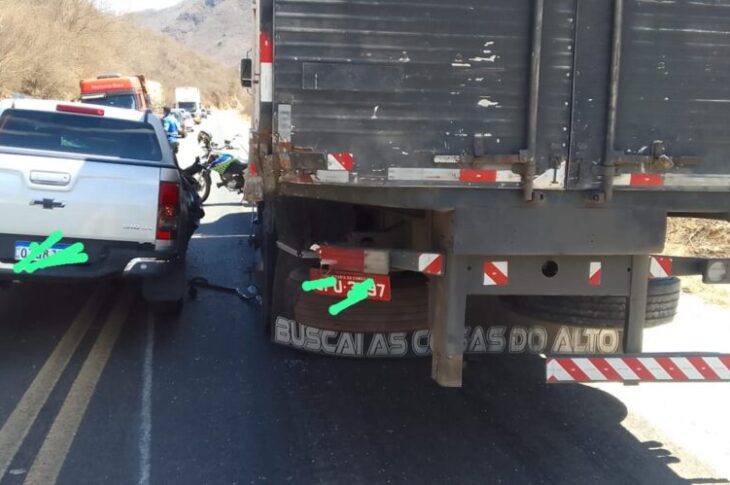 Colisão envolvendo dois carros. Foto: Smtran