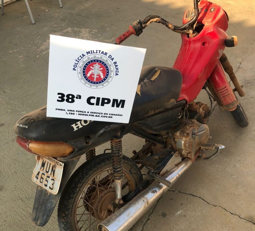 Moto apreendida em Bom Jesus da Lapa. Foto: Polícia Militar