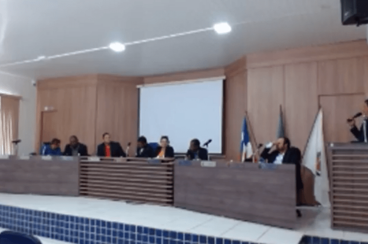 Vereadores cobrando convocação do representante da NM