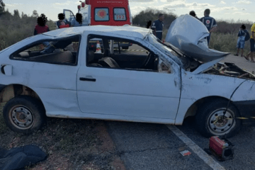 Carro capota em Presidente Jânio Quadros. Foto: divulgação