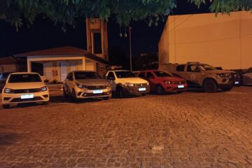 Carros recuperados em Palmas de Monte Alto e Carinhanha. Foto: Polícia Militar