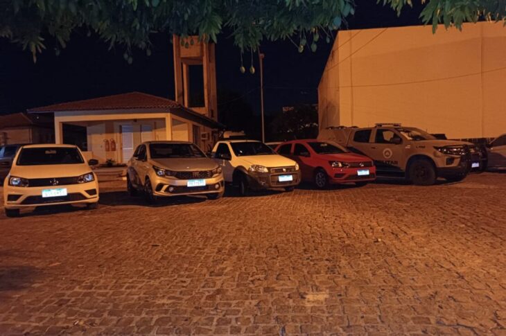 Carros recuperados em Palmas de Monte Alto e Carinhanha. Foto: Polícia Militar