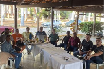 Anselmo realiza reunião. Foto: Divulgação