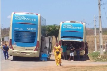 Ônibus quebrado. Foto: Passageiros
