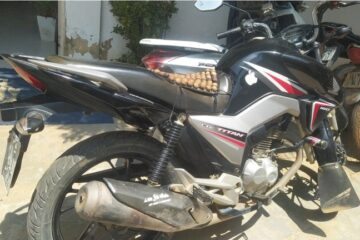 Veículo roubado foi recuperado pela polícia. Foto: Divulgação/PRF