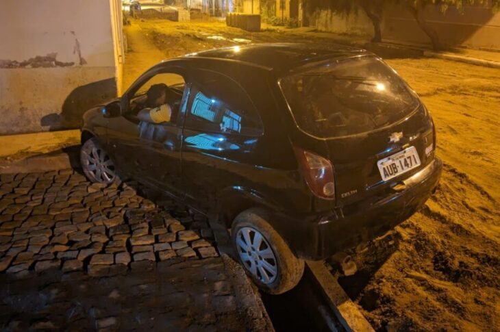 Carro apreendido em Jacaraci. Foto: Polícia Militar