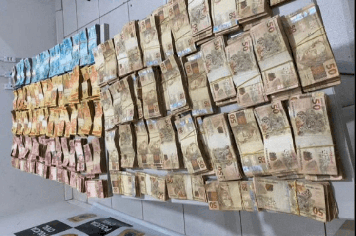 Dinheiro apreendido. Foto: CIPT Meio Oeste/Rondesp