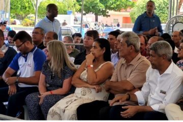 Ato de entrega de equipamentos