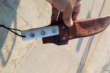 Faca do agressor apreendida. Foto: Polícia Militar